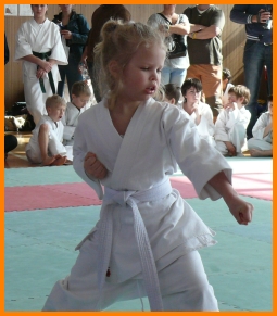 DOST�LOV� KATE�INA